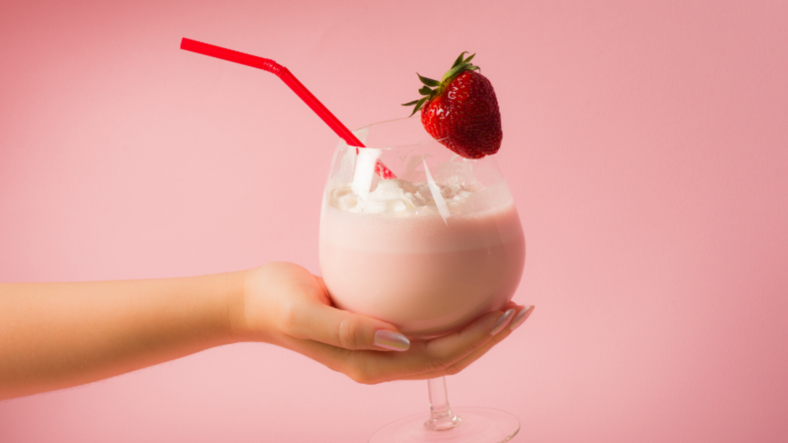 Read more about the article Strawberry Milkshake To Brighten Your Day