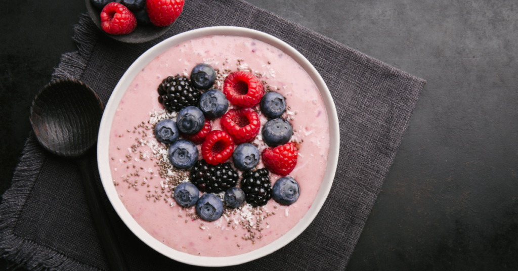 Berries smoothie bowl